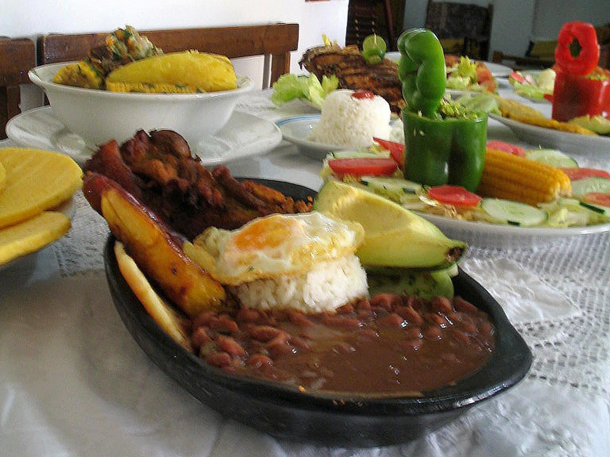 Hotel Casa Vieja Santa Marta  Exteriör bild